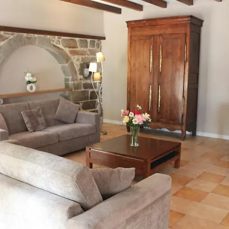3 Bedroom In Pleudihen Sur Rance Mordreuc